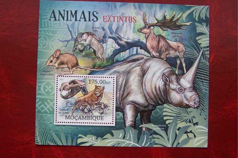 Mozambique 2012 MNH Fauna Extinct Animals