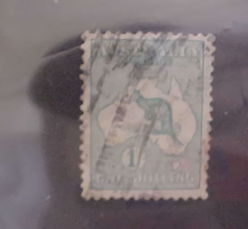 AUSTRALIA STAMP KANGAROO #23  cat.$46.00  USED