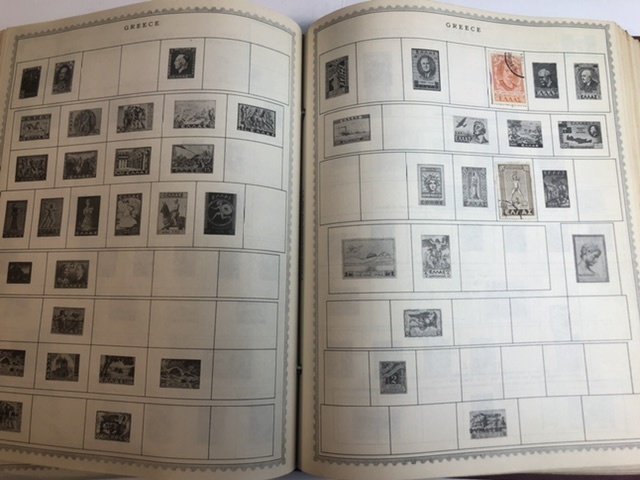 The New World Wide Postage Stamp Album Lots Of Old Stamps