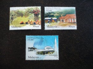 Stamps - Malaysia - Scott# 1097-1099 - Mint Hinged Set of 3 Stamps