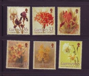 Guernsey Sc 860-865 2005 Paintings of Flowers stamp set mint NH