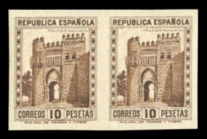 Spain #541a Cat$13+, 1931 10p deep brown, imperf. pair, lightly hinged