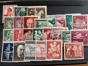DEUTSCHES REICH - with WWII - Collection of MNH stamps