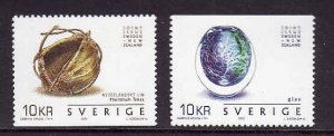 D3-Sweden-Scott#2440a,b-unused NH set-Art-2002-joint issue w