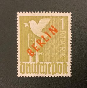 GERMANY BERLIN  SC#9N33 XF BARELY HINGED CERTIFIED. CV$225