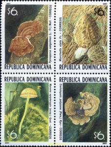 122292 MNH DOMINICANA 2001 SETAS
