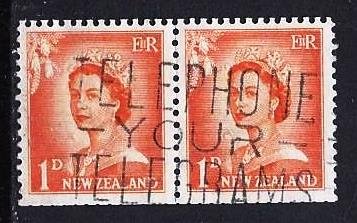 NEW ZEALAND - SC #306 - USED HORIZONTAL PAIR - 1956 - Item NZ105AGS1