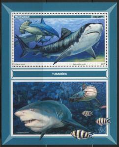 MOZAMBIQUE 2017  SHARKS  SOUVENIR  SHEET MINT NH