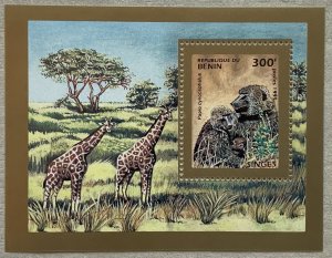 Benin 1995 Primates monkeys apes giraffes MS, MNH.  Scott 760, CV $3.50