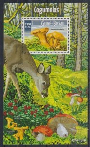 Guinea-Bissau MNH S/S Deer & Mushrooms 2015