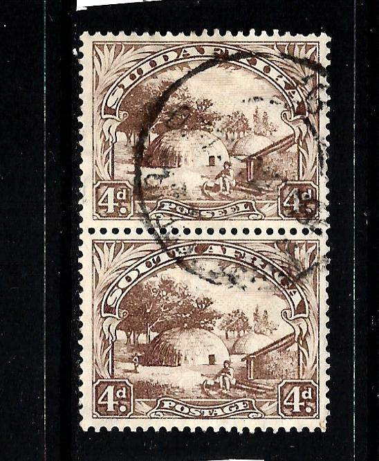 SOUTH AFRICA 1930-45  4d  PICTORIAL PAIR  FU  SG 46