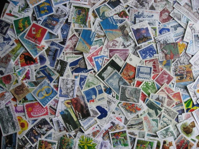 SWEDEN 300 different with some nice modern colorful & topcial, check em out!