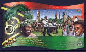 Vanuatu 873 MNH Military Independence Flags Family ZAYIX 0624M0030