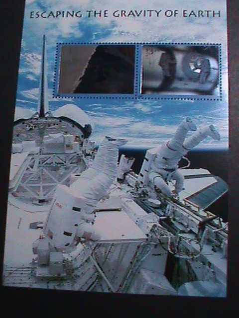 ​UNITED STATES-SC#3411 ESCAPING THE GRAVITY OF EARTH- HOLOGRAM MNH S/S VF-RARE