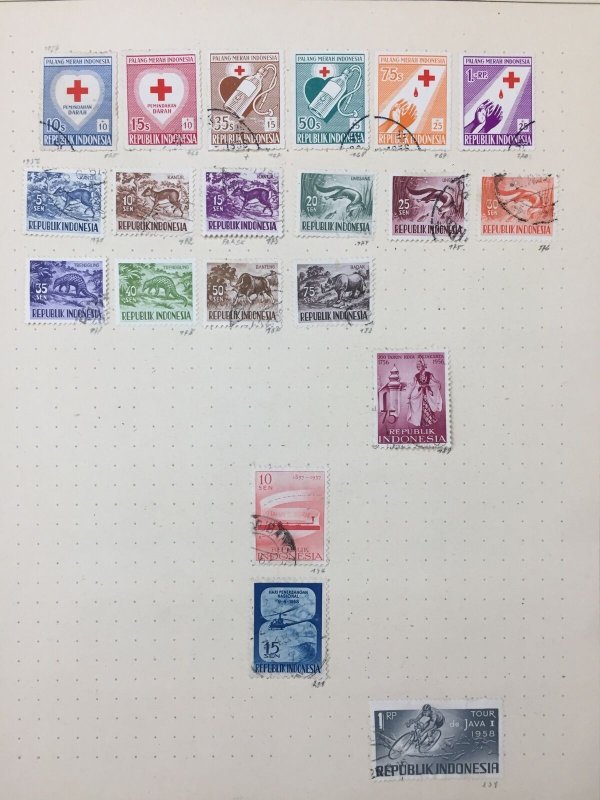 INDONESA Mid Period Collection on Pages(Apx 150 Items) Used MH UK3287