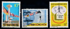 [65405] Vietnam South 1974 Int. Aid Day - Globe Flags Ship  MNH