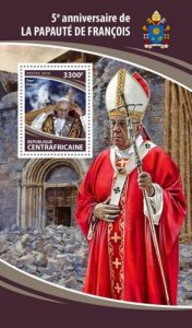 Central Africa - 2018 Pope Francis - Stamp Souvenir Sheet - CA18110b
