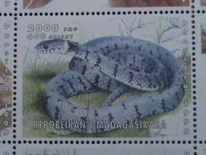 ​MADAGASCAR STAMP:1999 COLORFUL BEAUTIFUL SNAKES MNH FULL SHEET