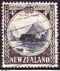 NEW ZEALAND 1935 4d Black & Sepia SG562 Used