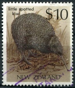 New Zealand Sc#930 Used, $10 multi, Native Birds Definitives 1985-88 (1989)