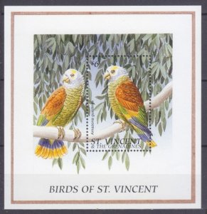 1996 St Vincent and Grenadines 3585/B386 Birds - Parrot 6,00 €