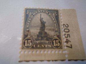 United States  #  696  MNH  Statue of Liberty