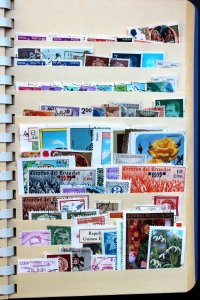 Wordwide Old Stamp Collection Lot of 1050 MNH MH & Used Vintage Stock Book Album