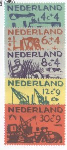 Netherlands, Scott #B331-35, MNH, B331 N/C, set