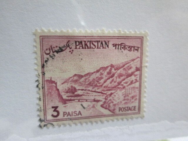 Pakistan #131b used  2021 SCV = $2.50