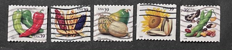 US 2006 Crops of the Americas #4003-7 5 designs coil USED