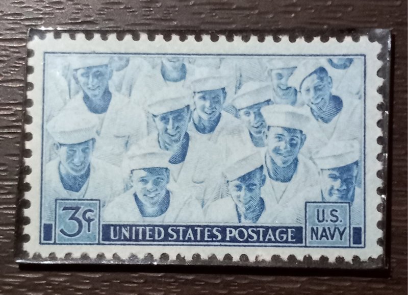 US Scott #935 MNH , OG Encapsulated US Sailors Issue 1945 VF