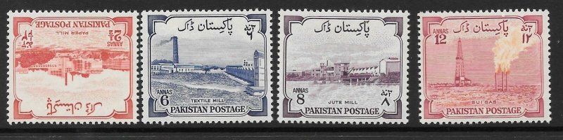 PAKISTAN SG73/6 1955 EIGHT ANNIV OF INDEPENDENCE NO 73a  MNH