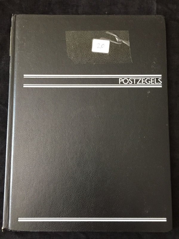 STOCKBOOKS x 7 Black & White Pages.9.8kg (K124)  