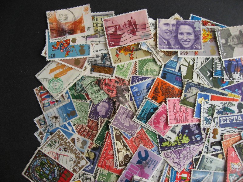 Great Britain collectors duplicates, 300 different, worth checking out! 