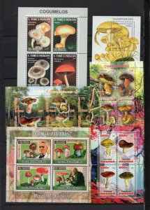 MUSHROOMS SMALL COLLECTION SET OF 5 SHEETS OF 4 & 6 STAMPS & S/S MNH