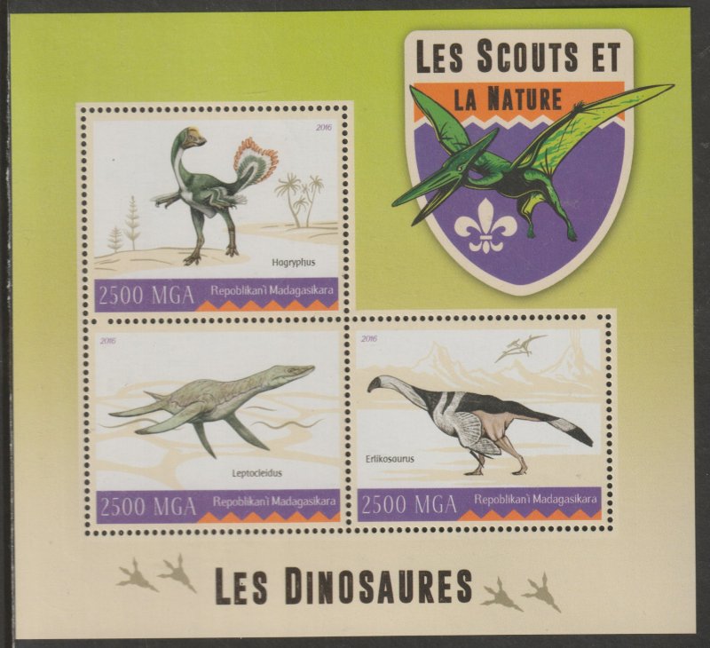 DINOSAURS  perf sheet containing three values mnh