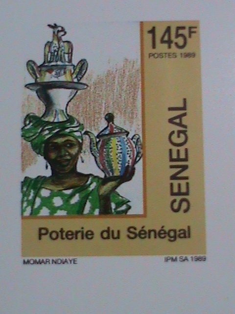 ​SENEGAL STAMP:1989-SC#832  WOMAN CARRYING POTTERY- DELUXE PROOF-SHEET