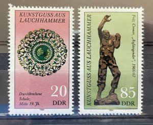 (1706) DDR 1984 : CAST-IRON ART BOWL ASCENDING MAN BY CREMER - MNH VF