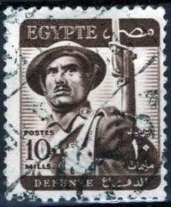 ZAYIX Egypt 327 Used 10m dk brown Military War Soldier 013123S71