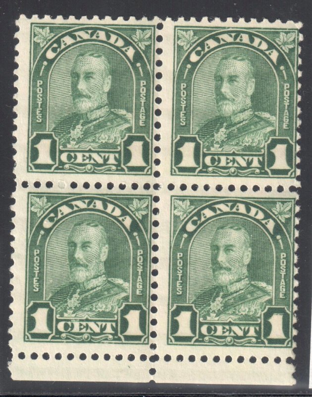 Canada Variety Error #163ii NH Block of 4 and 166i VF NH Bock of 4C$525,00