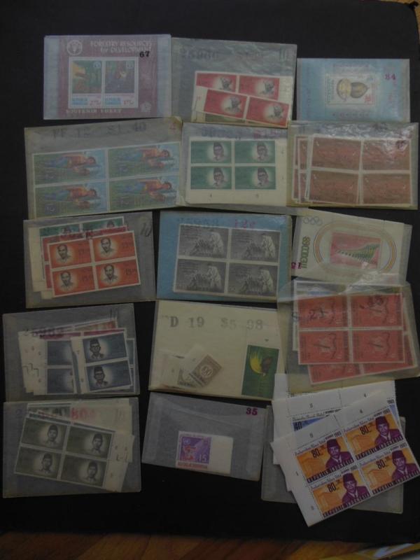 INDONESIA : Large accumulation of all VF MNH singles & sets. Many Better items.