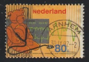 Netherlands 815 Bear and stethascope