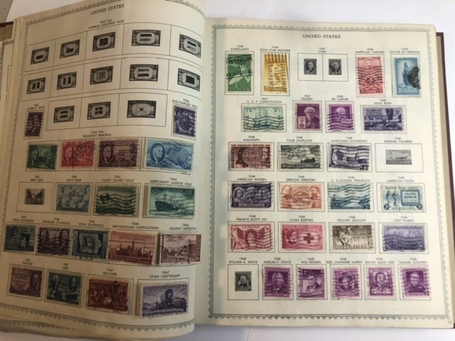 The New World Wide Postage Stamp Album Lots Of Old Stamps