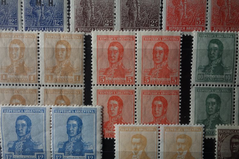 Argentina. MNH Unmounted Mint Blocks 1908-1917 x 13