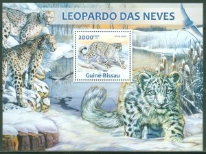 GUINEA BISSAU  2013  SNOW LEOPARDS  SOUVENIR SHEET MINT NH