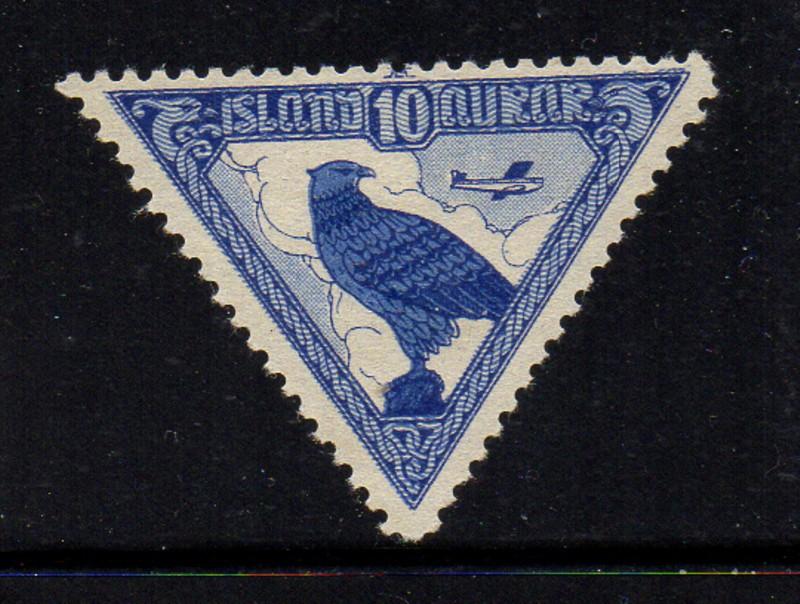 Iceland  1930 10 aur Gyrfalcon airmail stamp mint