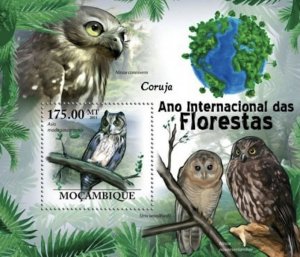 Mozambique - 2011 Owls on Stamps -  Stamp Souvenir Sheet 13A-577