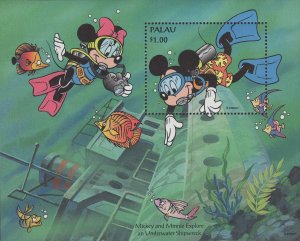 Palau Disney Minnie and Mickey explore an underwater shipwreck Souv. MNH 