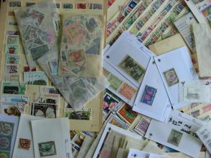 WW boxlot stamps in glassines,sales cards,stock pages,what lurks? Check them out