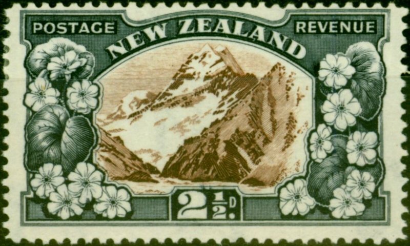 New Zealand 1936 2 1/2d Chocolate & Slate SG581b P.14 Fine LMM